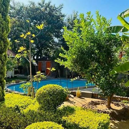 Birdville Bnb Guest House Gaborone Exterior foto