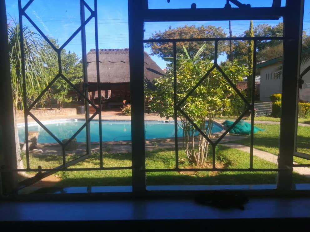 Birdville Bnb Guest House Gaborone Exterior foto